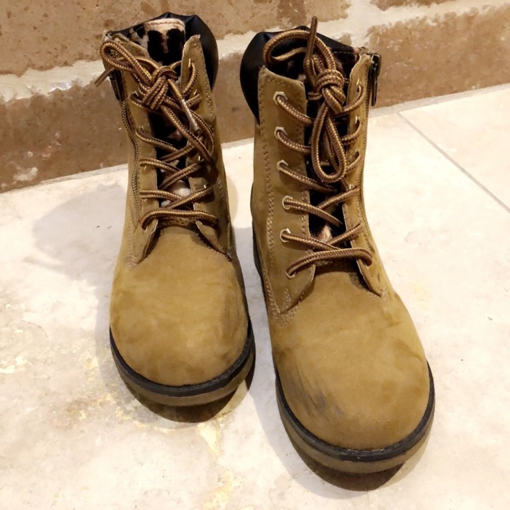 Candie’s girl high top boots